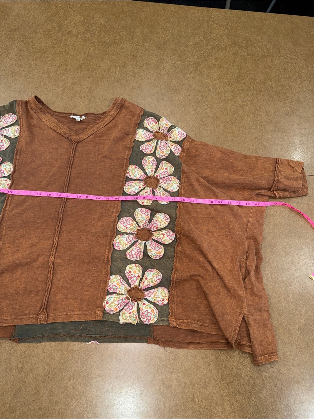 Blue Velvet Women's•OVERSIZED• Rust Floral Appliqué Short Sleeve Top 100% Cotton - Picture 4 of 10